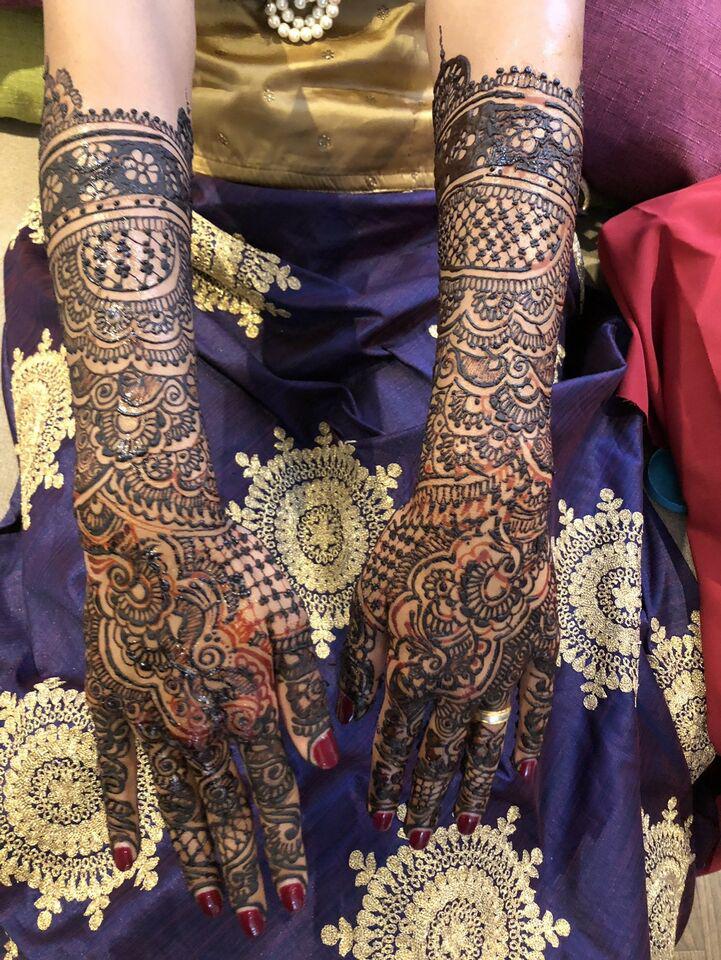 Professional Bridal Henna/ Mehndi Artist Henna / Mehndi Artists ...