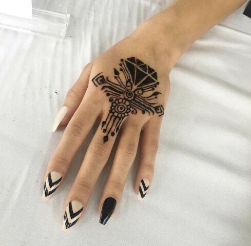 Black Henna Tattoo Henna / Mehndi Artists Hamilton Ontario