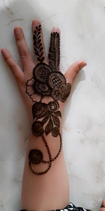 Henna temprary tattoo Henna / Mehndi Artists